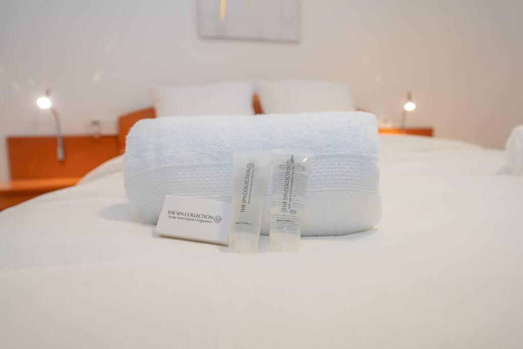 Aurore, 12 Persons, Large Salt-water Pool, Air Conditioning * Lloret de Mar