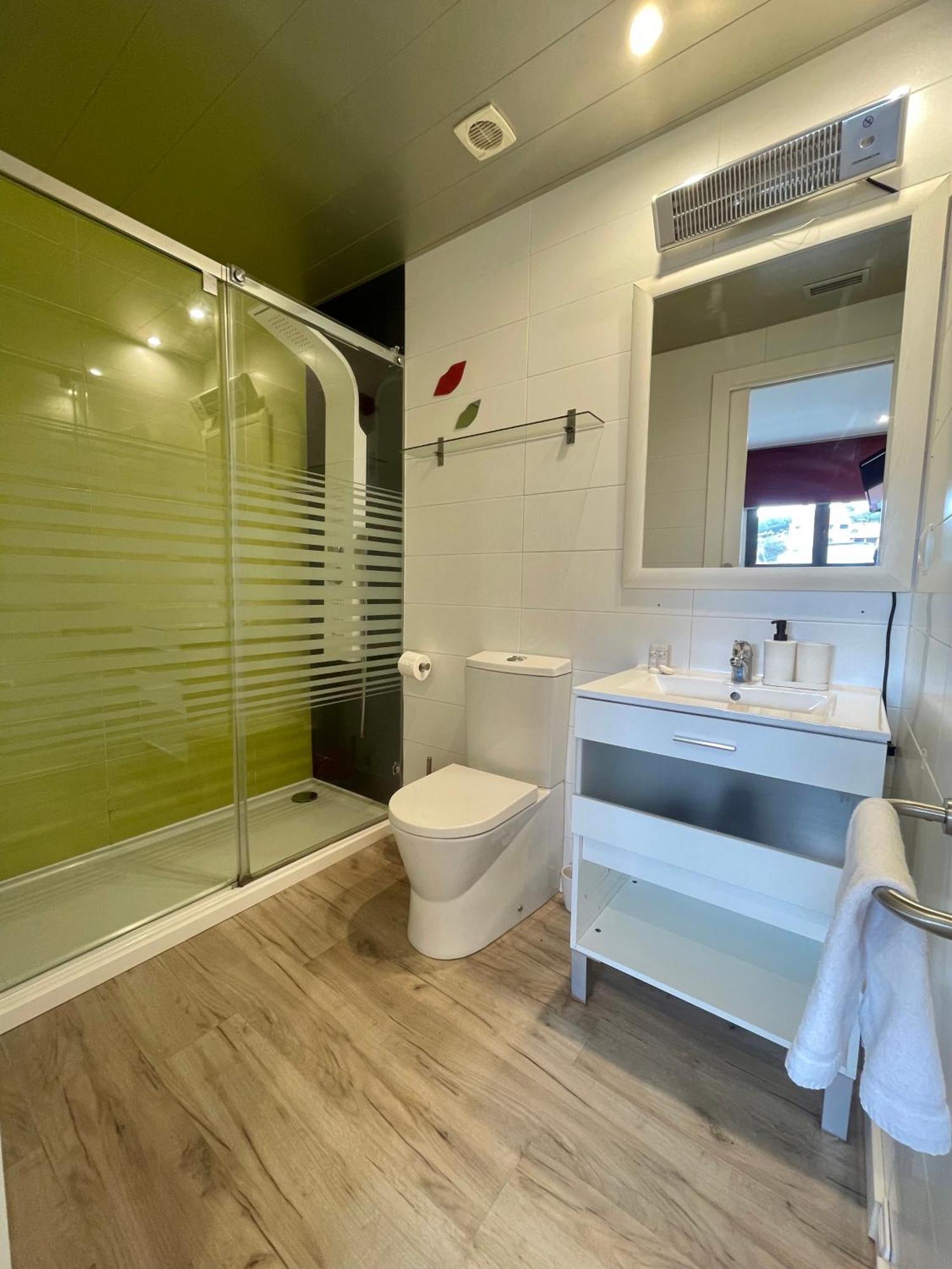 Valde Housing / Sa Caleta Y Playa / Parking Gratis Apartment