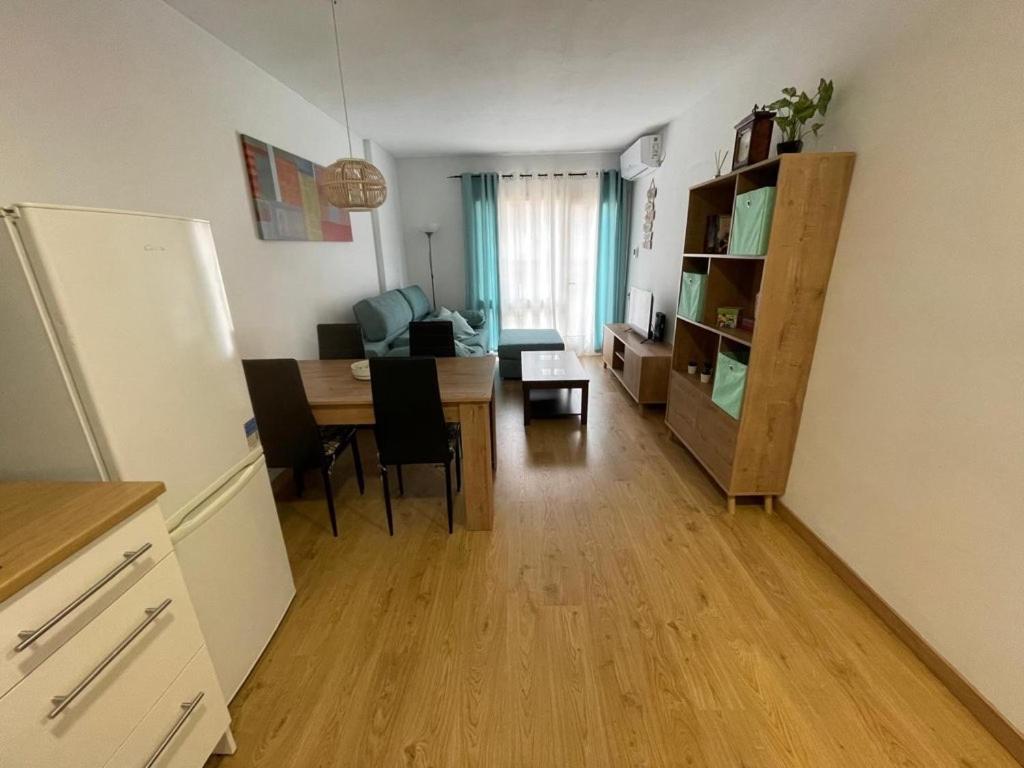 Fantastico Piso Con Terraza En Corazon De Fenals * Lloret de Mar