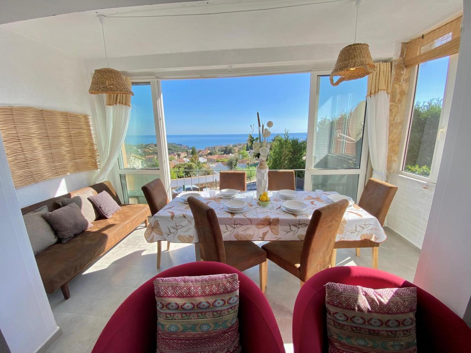 Duna House - With Views Of The Apartment