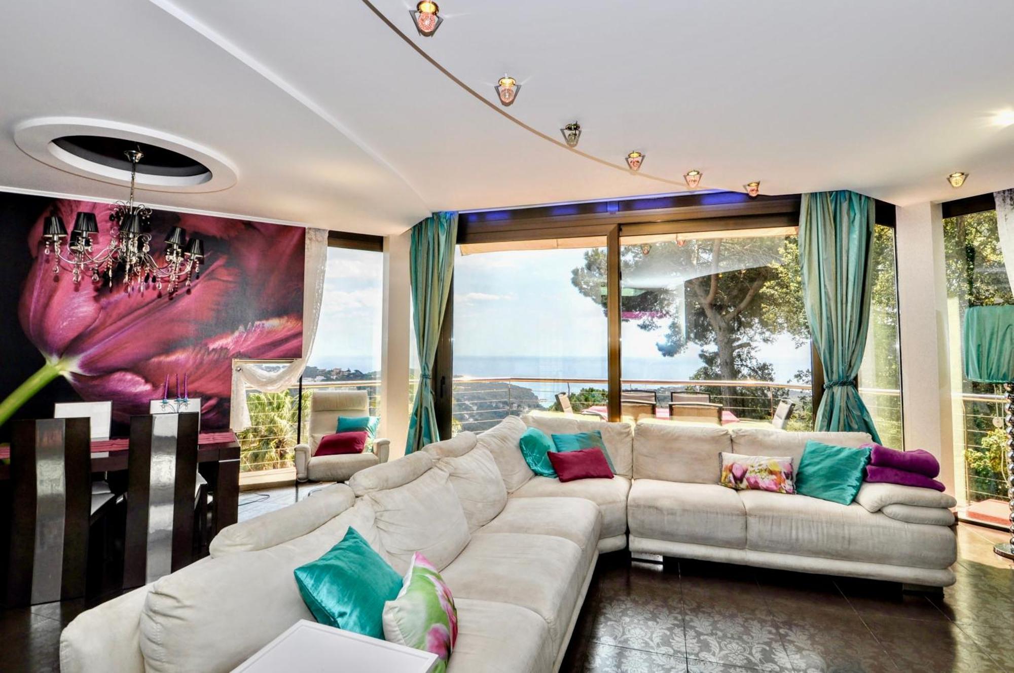 V&v Lloret- Luxury