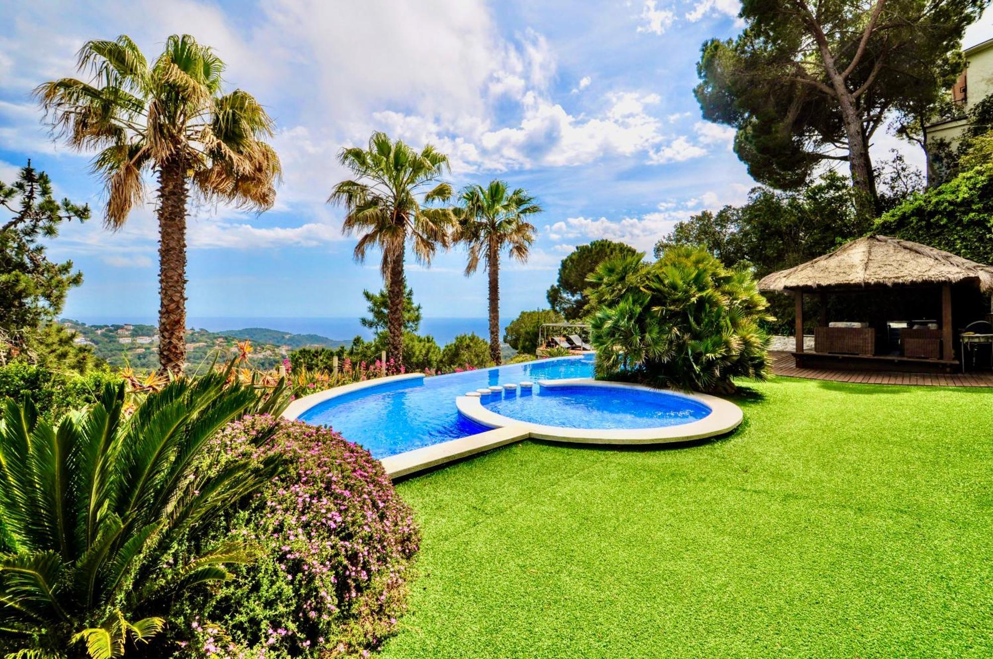 V&v Lloret- Luxury