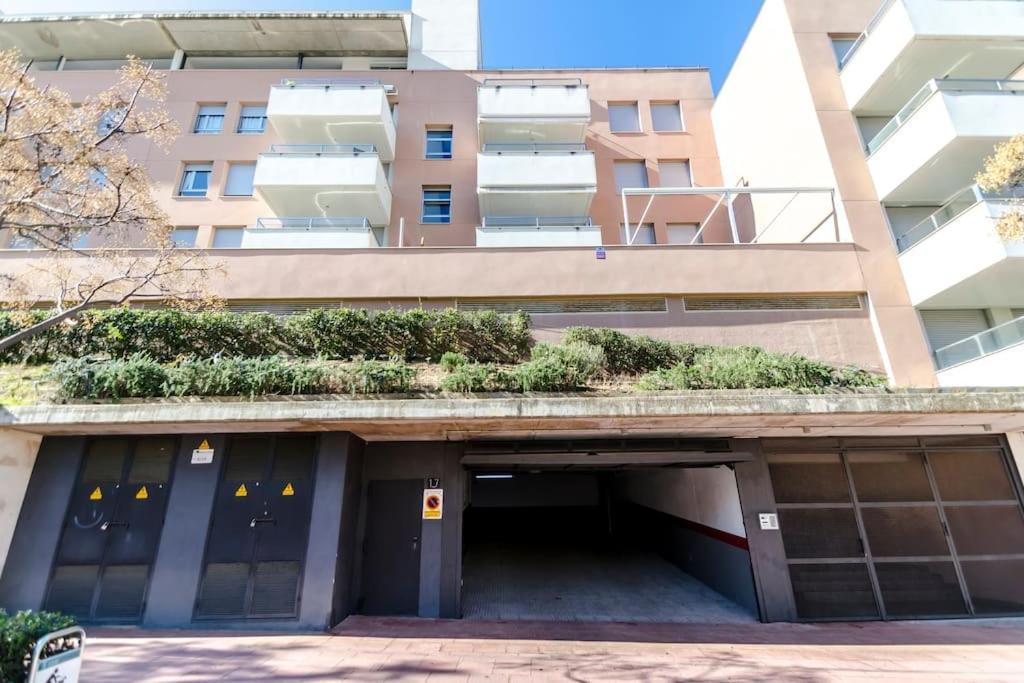 Sa Boadella Con Piscina Y Garaje Close To The