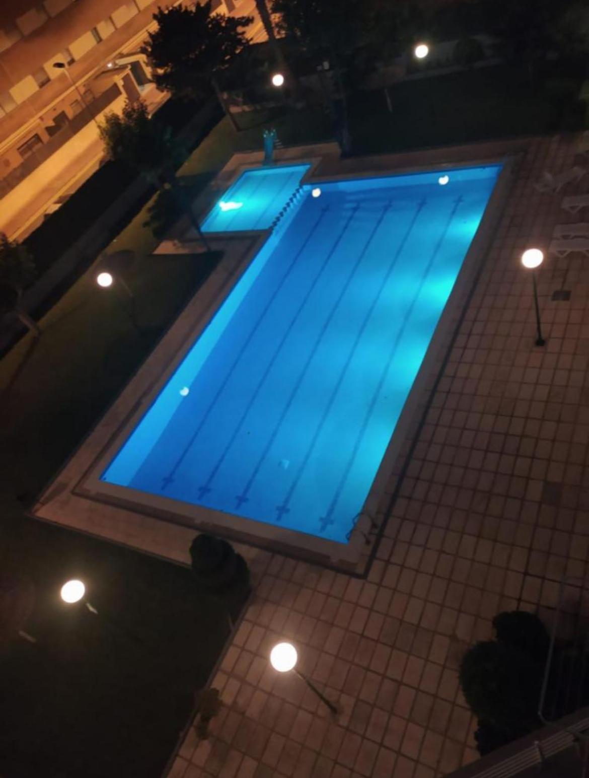 Appartement Piso Reformado Con Terraza, Piscina, 3 Minutos De Playa De Fenals *