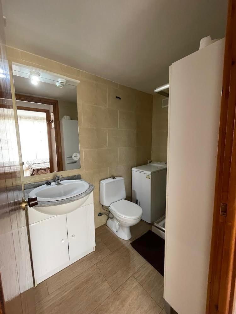 Piso Reformado Con Terraza, Piscina, 3 Minutos De Playa De Fenals * Lloret de Mar