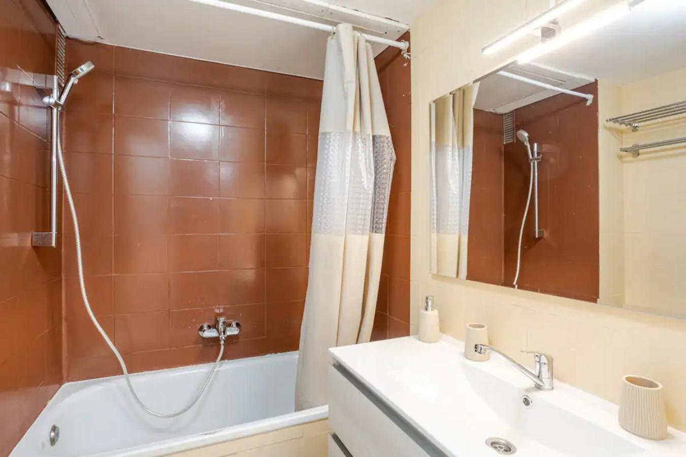 Ideal Family Retreat 5 Minutes From Fenals Apartment Lloret de Mar