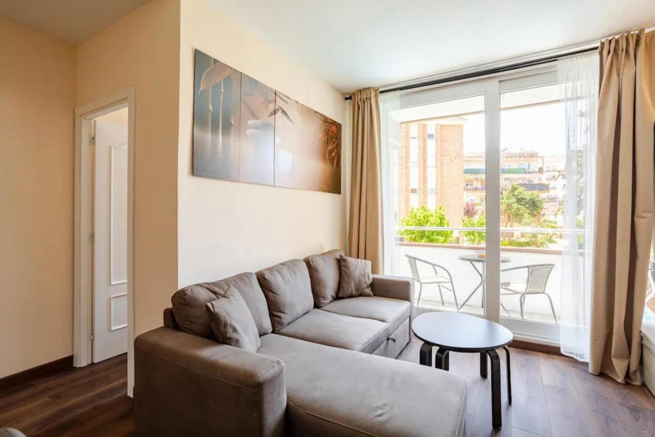 Ideal Family Retreat 5 Minutes From Fenals Apartment *