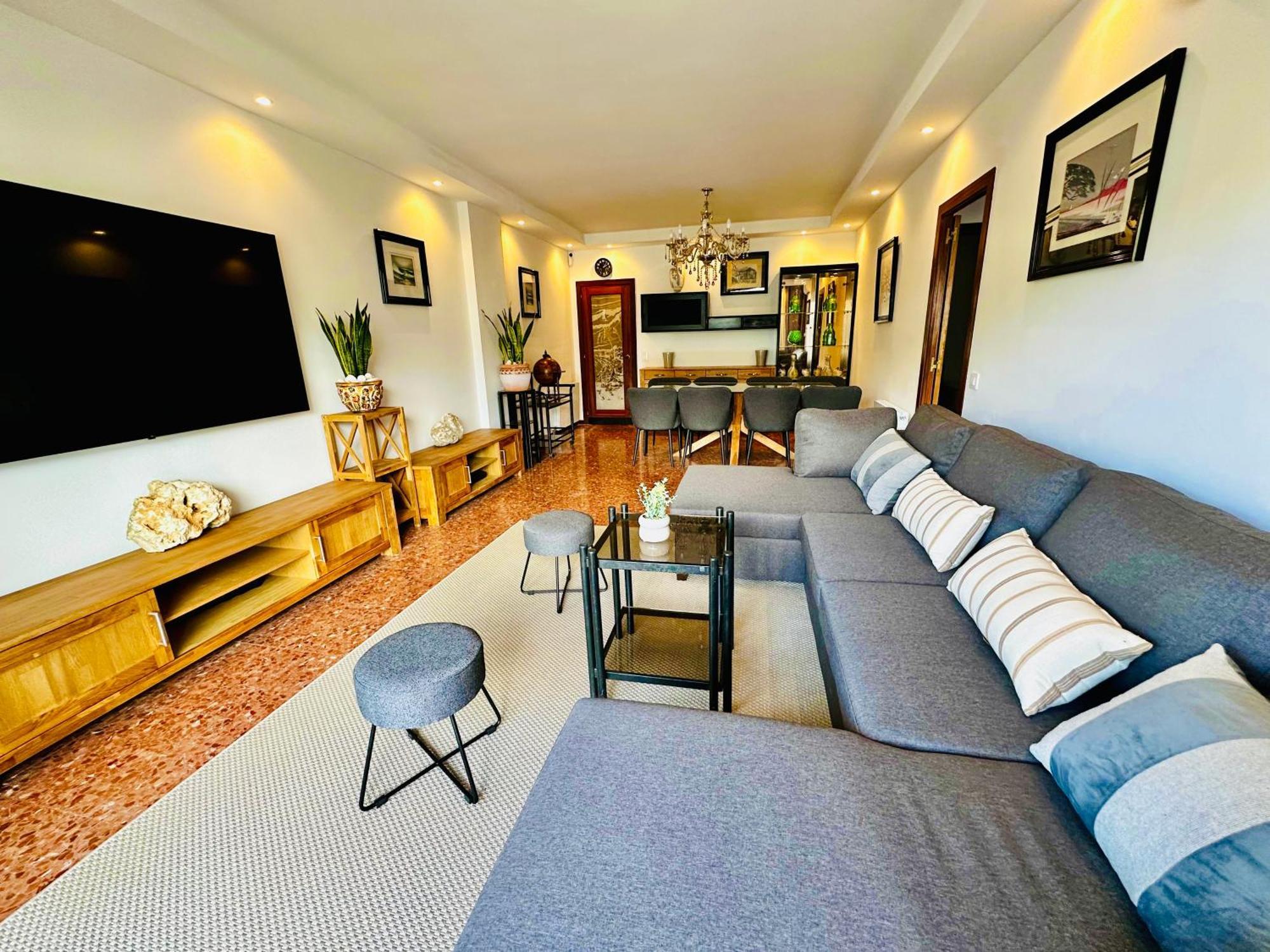 Apartment Newly Renovated Apartment, 6 Mins To The Lloret de Mar