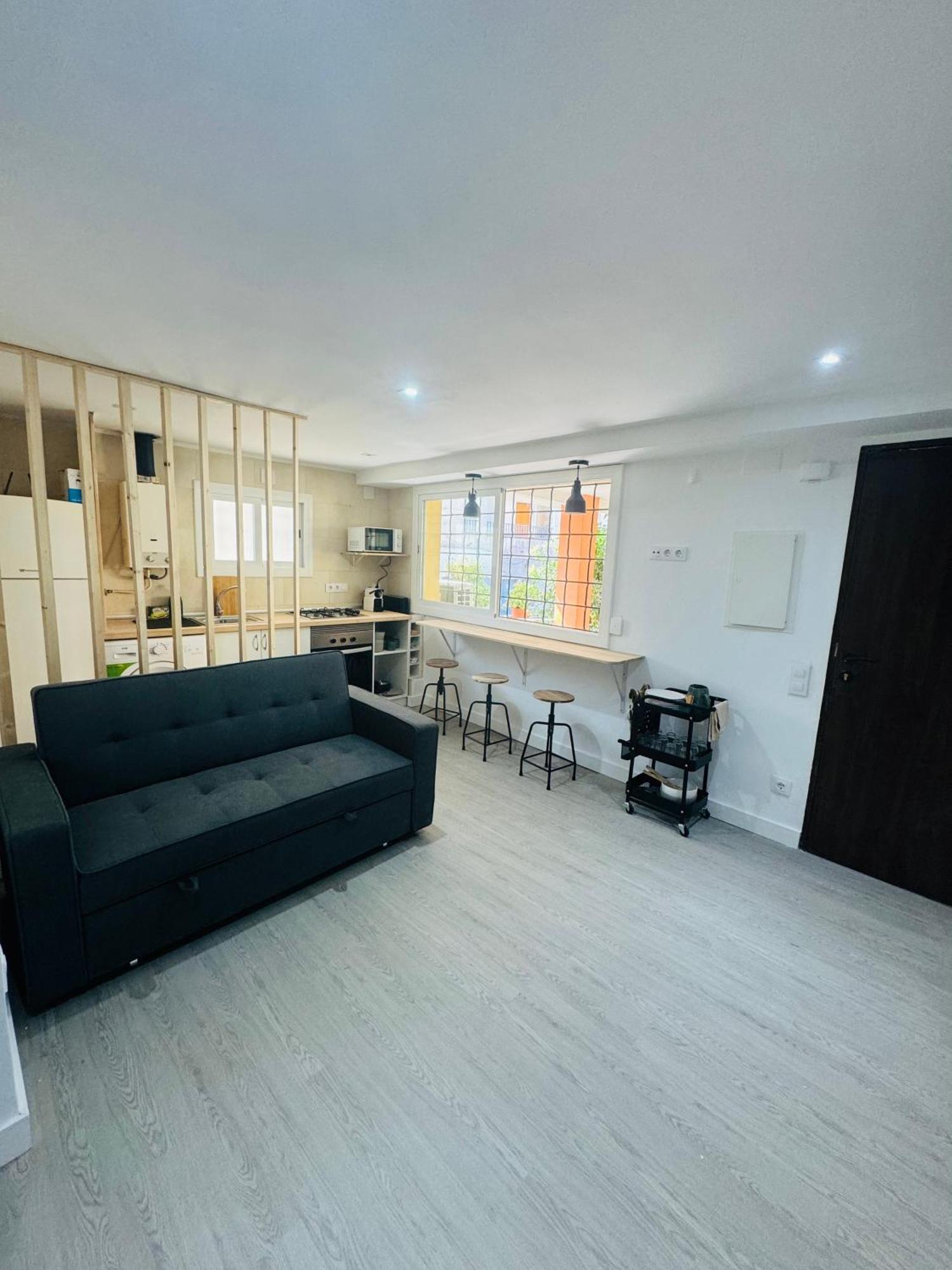 Piso Con Jardin, De Playa Fenals Appartement