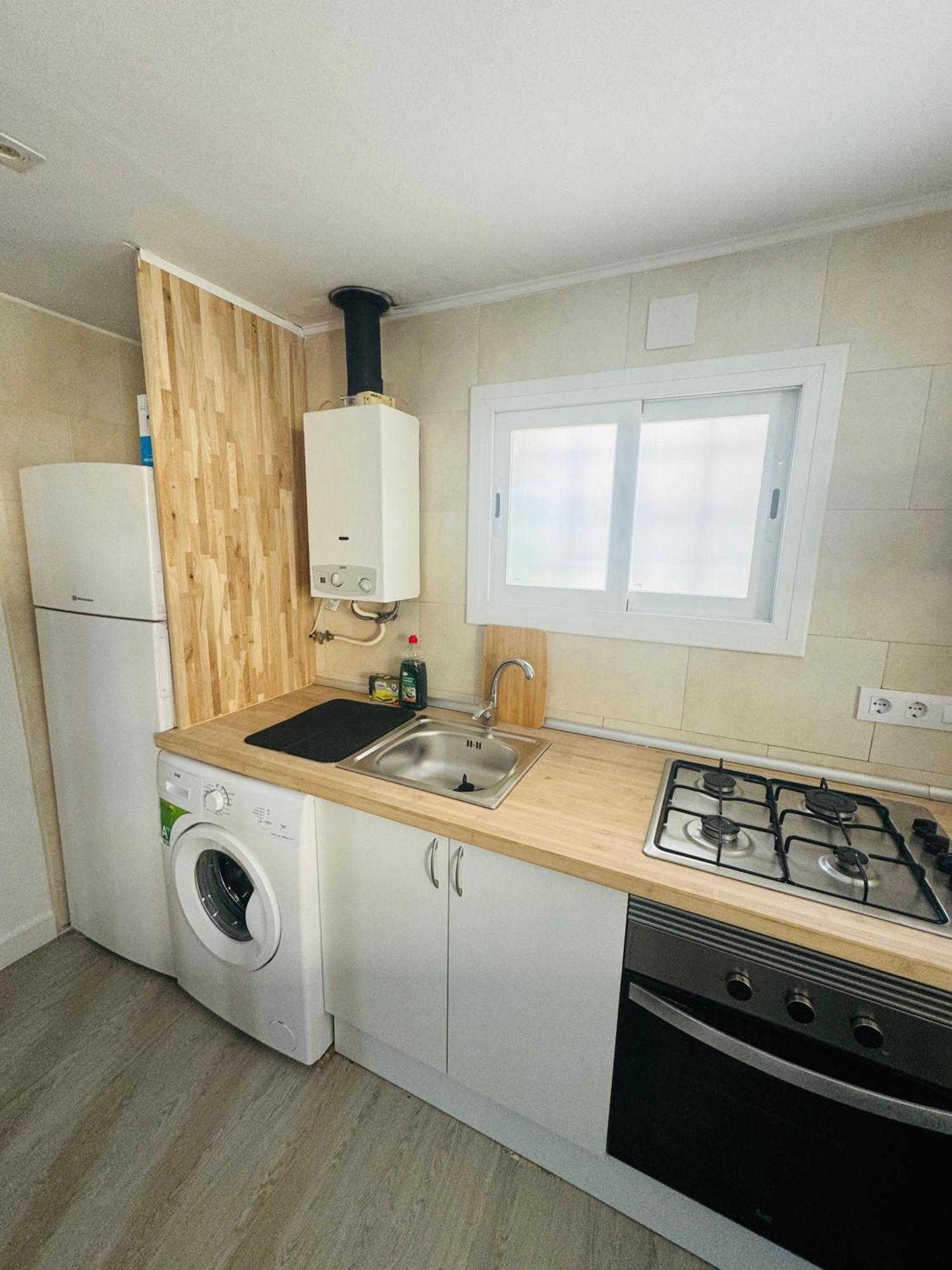 Piso Con Jardin, De Playa Fenals Appartement *