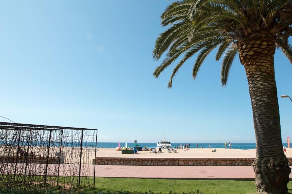 Apartamento Seahomes Vacations - Seafront Fenals With Pkg Lloret de Mar