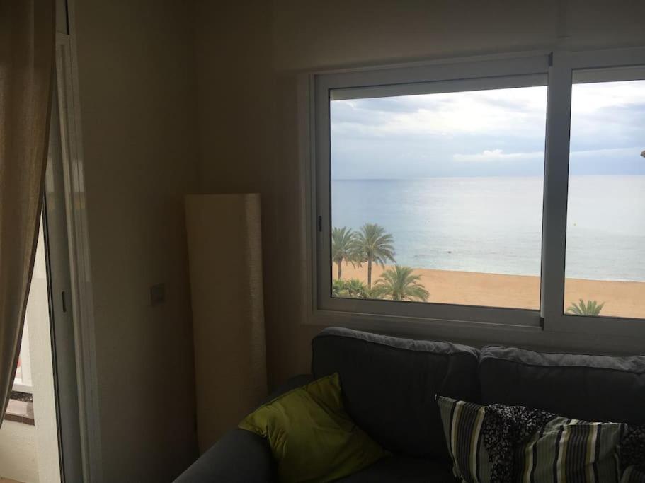 Apartamento Seahomes Vacations - Seafront Fenals With Pkg