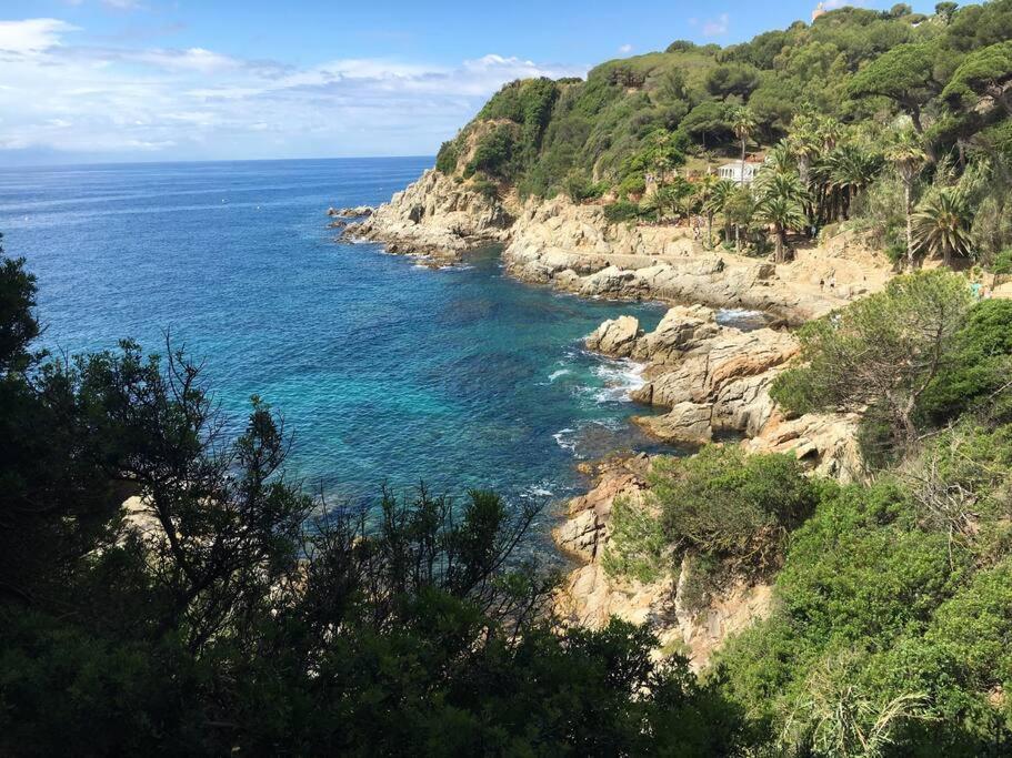 Seahomes Vacations - Seafront Fenals With Pkg Apartamento Lloret de Mar