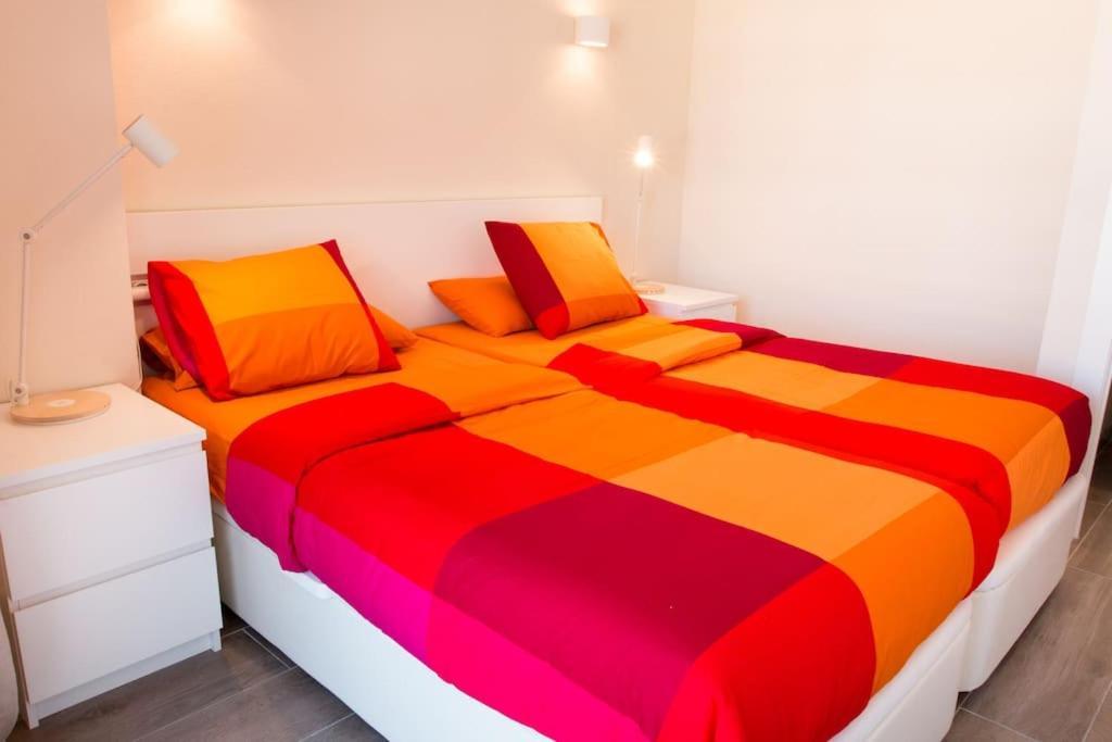Seahomes Vacations - Seafront Fenals With Pkg *