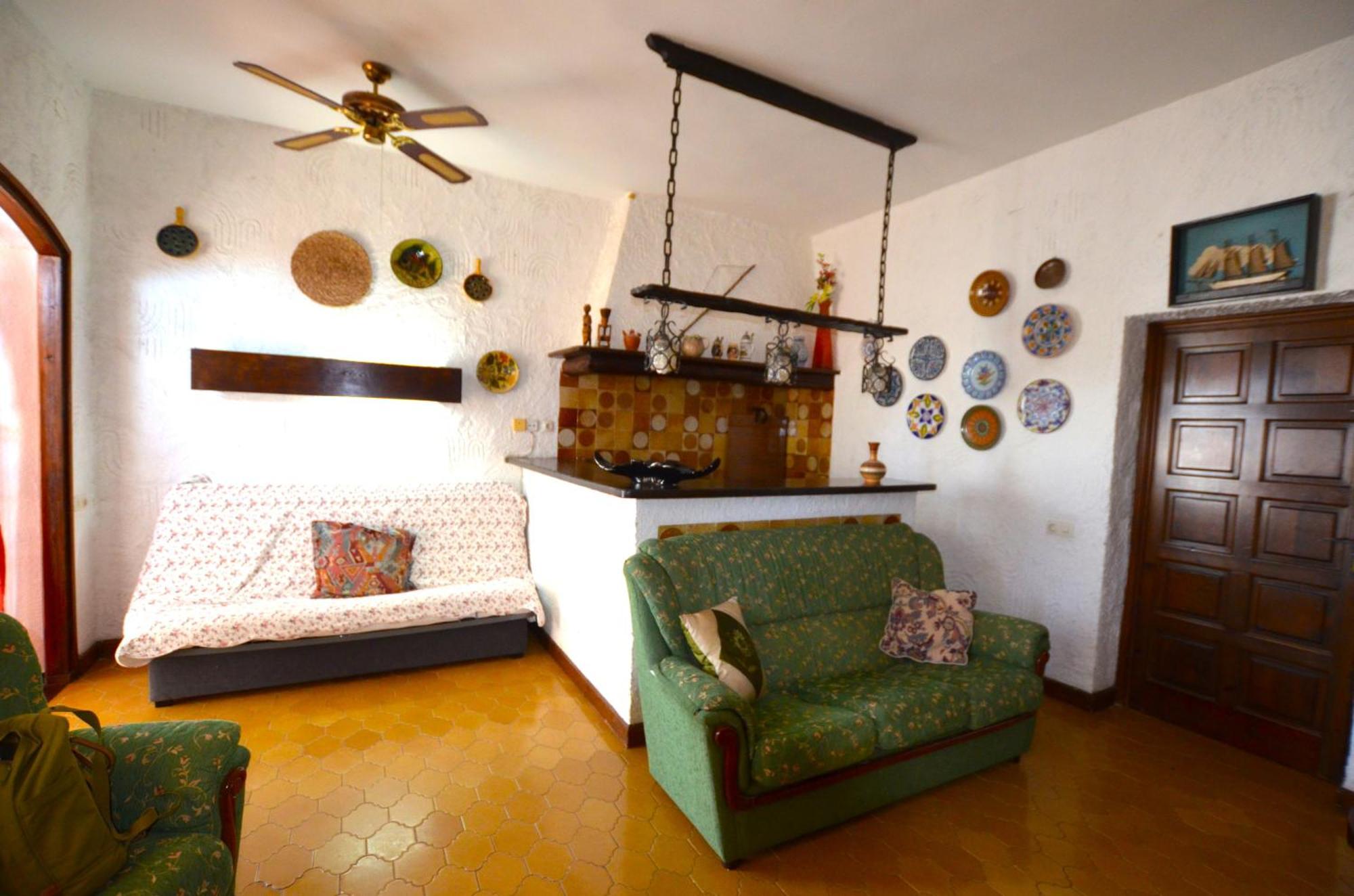 Suria 8 People Villa *