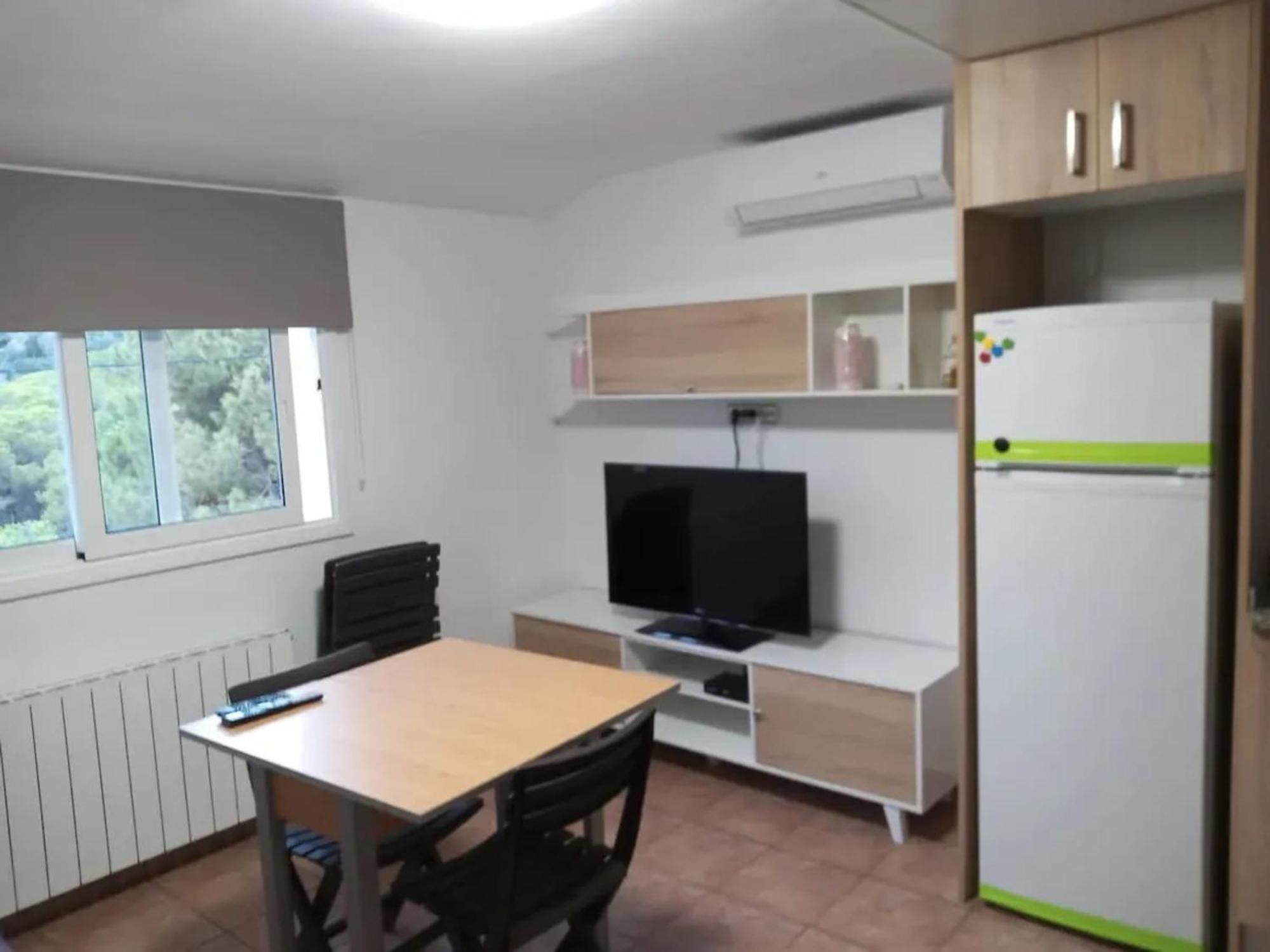 Apartment Ideal With Pool In
