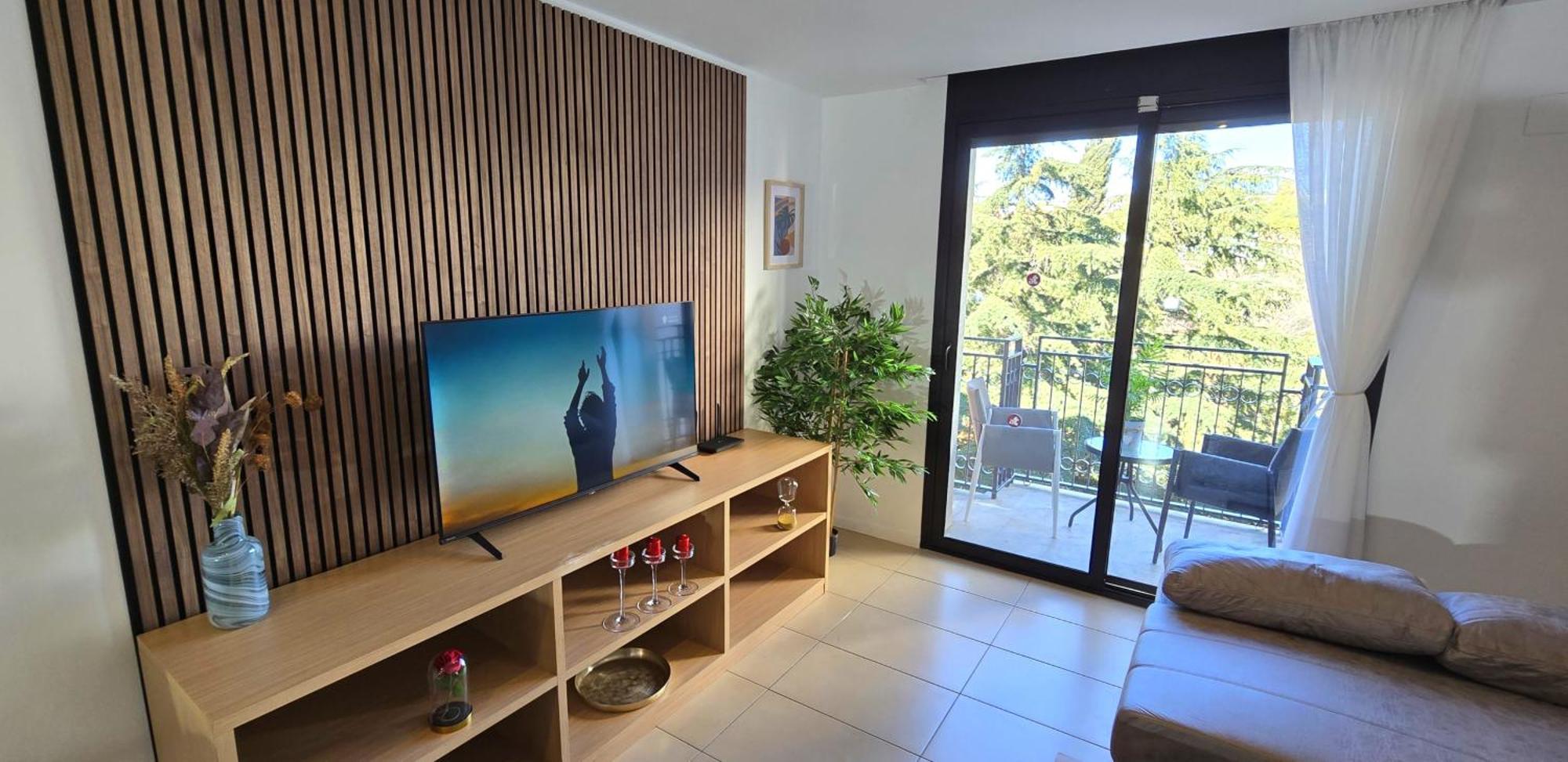 Nexthome Center & Pool Apartment *