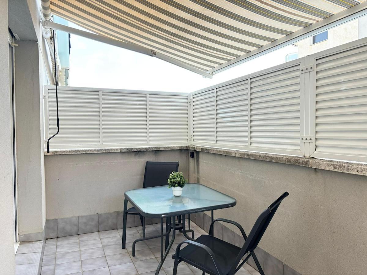 Apartment Flores - Familias - Parejas - Parking - Piscina Lloret de Mar