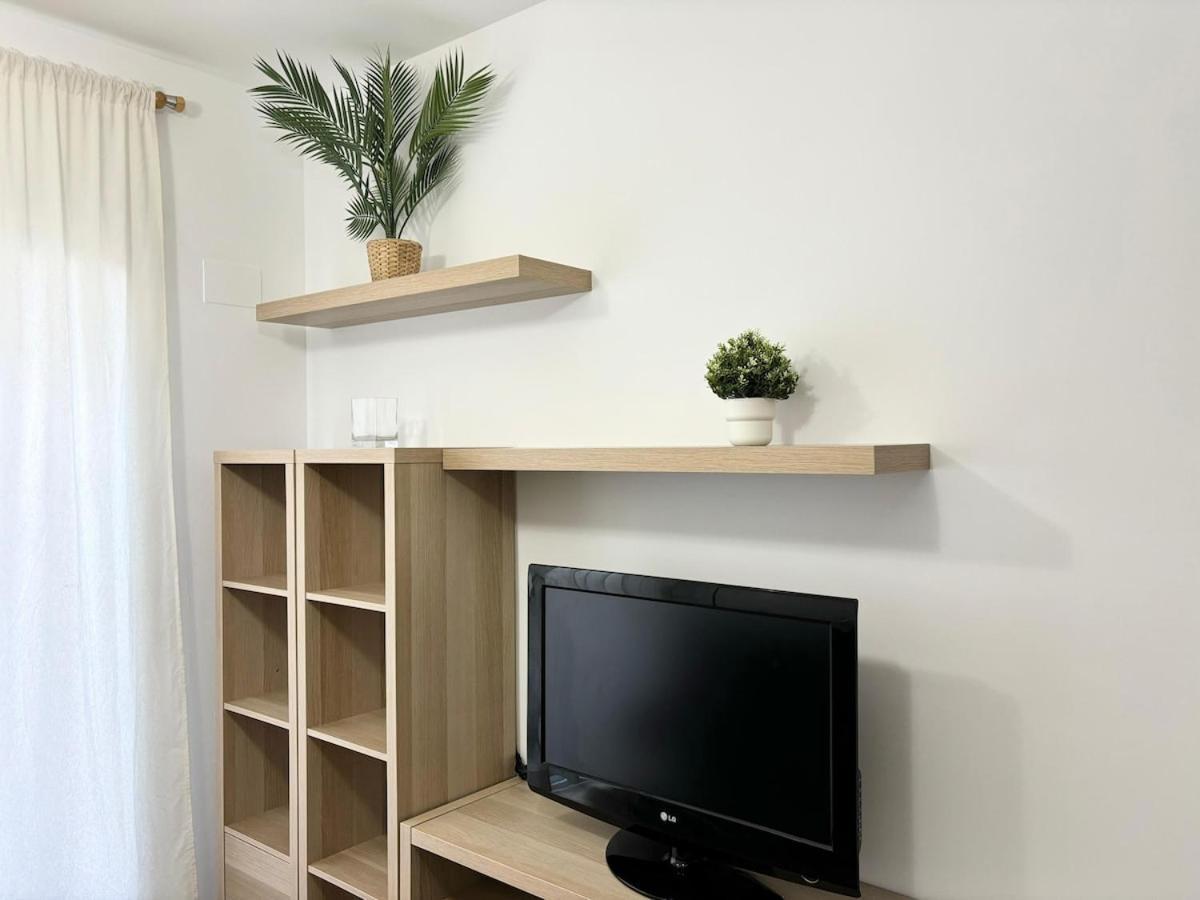 Apartment Flores - Familias - Parejas - Parking - Piscina Lloret de Mar