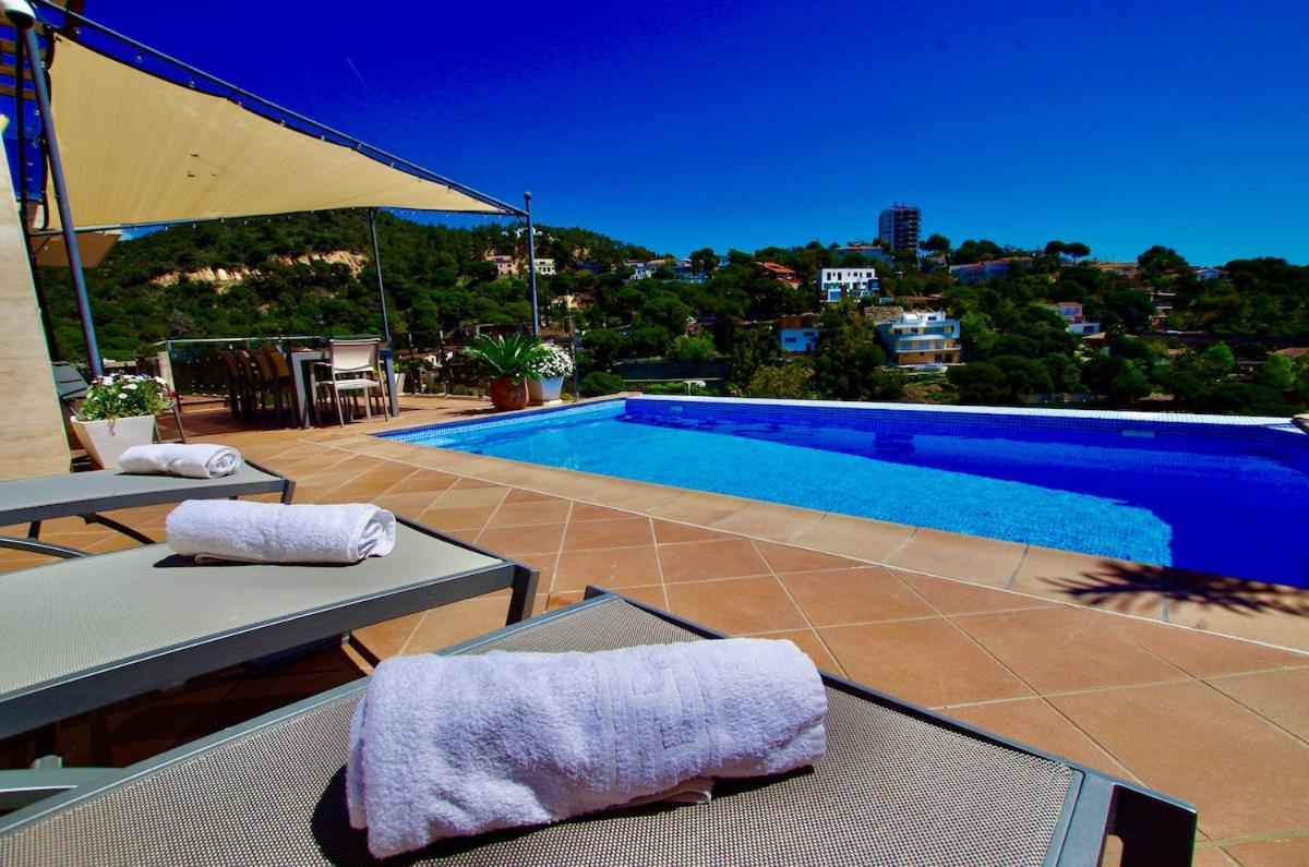 V&v Lloret- Marie Luxury House With Air Conditioning Villa Lloret de Mar