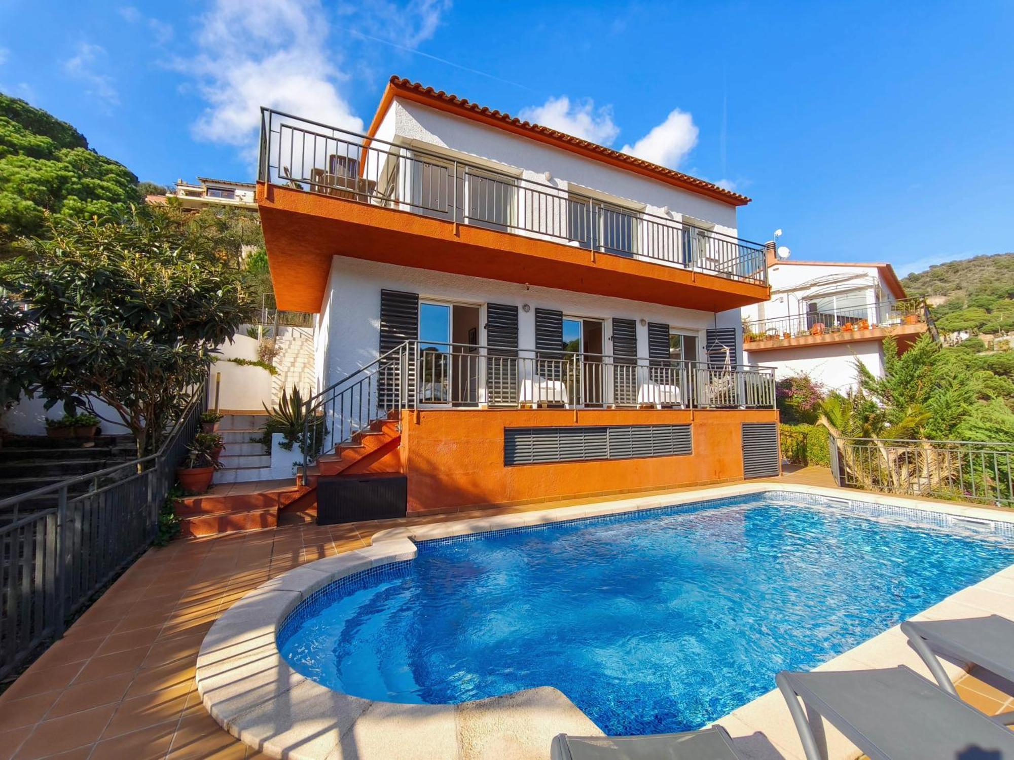 Pinzon, Gezellige Familievilla Met Groot Zwembad. Lloret de Mar
