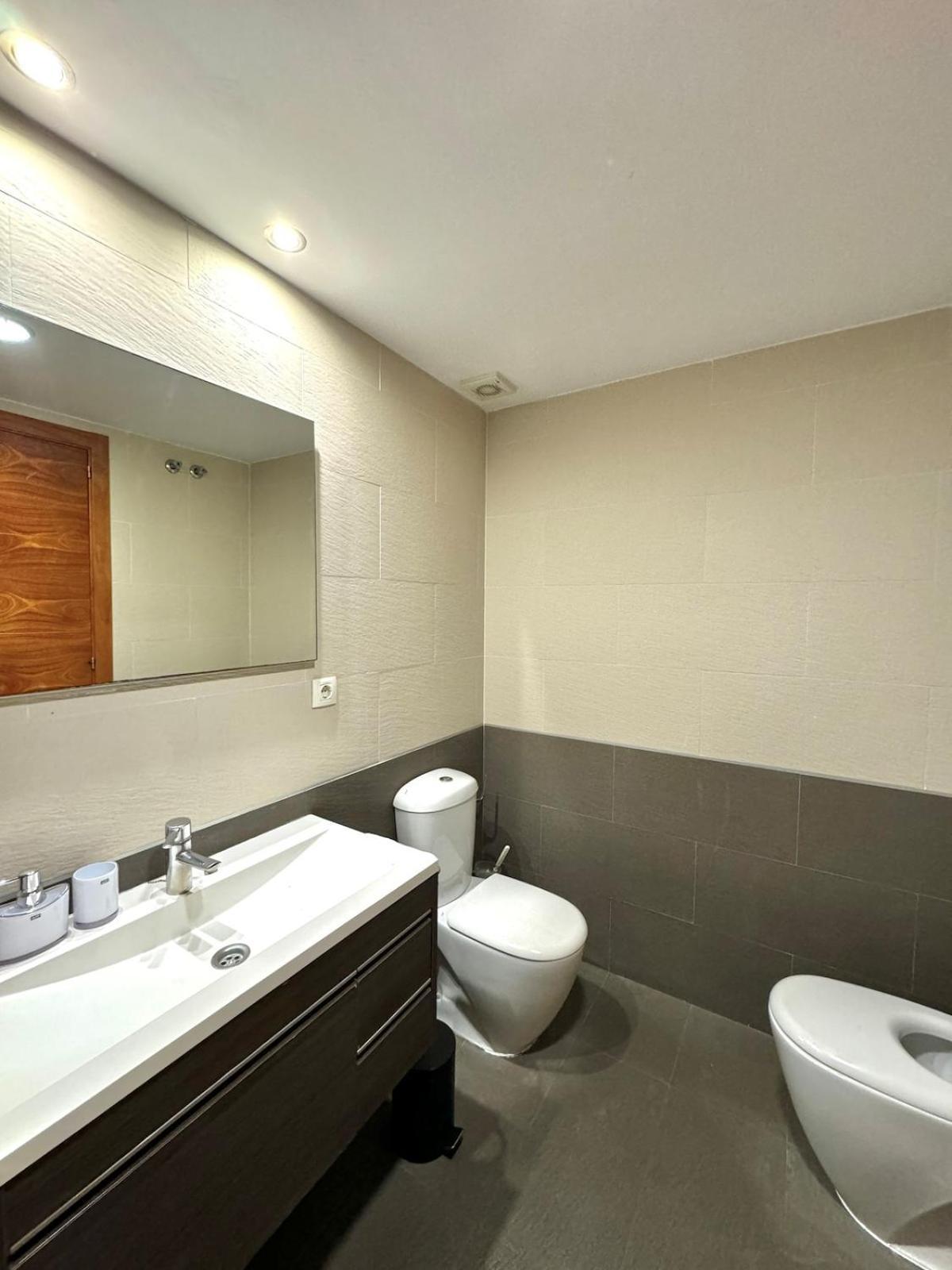 Cozy With Swimming Pool Apartment *