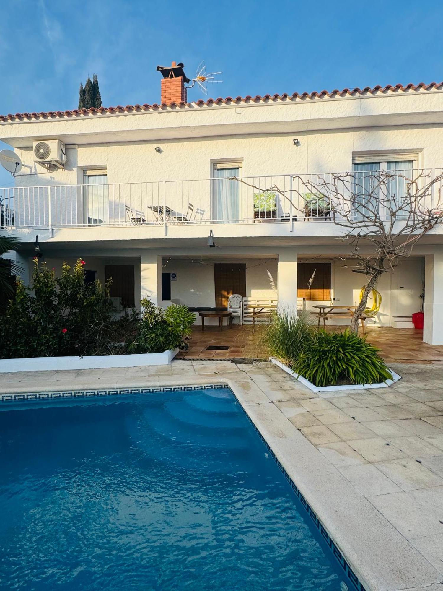 Exclusiva Casa Con Vistas Despejadas Al Mar Y Piscina Privada