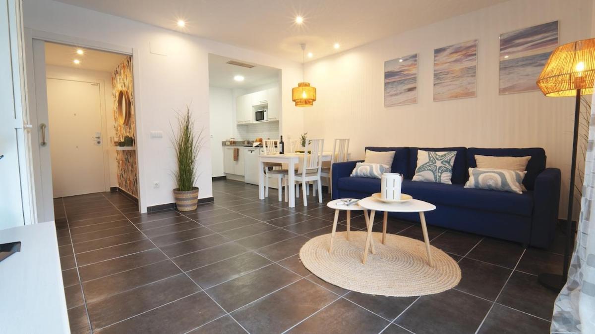 Seahomes Vacations - Beachside With Pool * Lloret de Mar