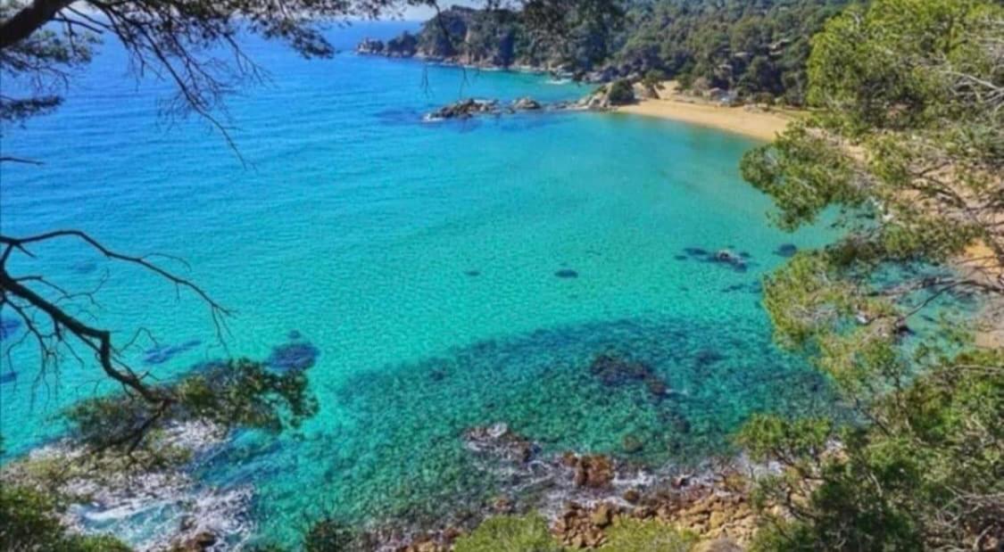 Seahomes Vacations - Beachside With Pool Appartement Lloret de Mar