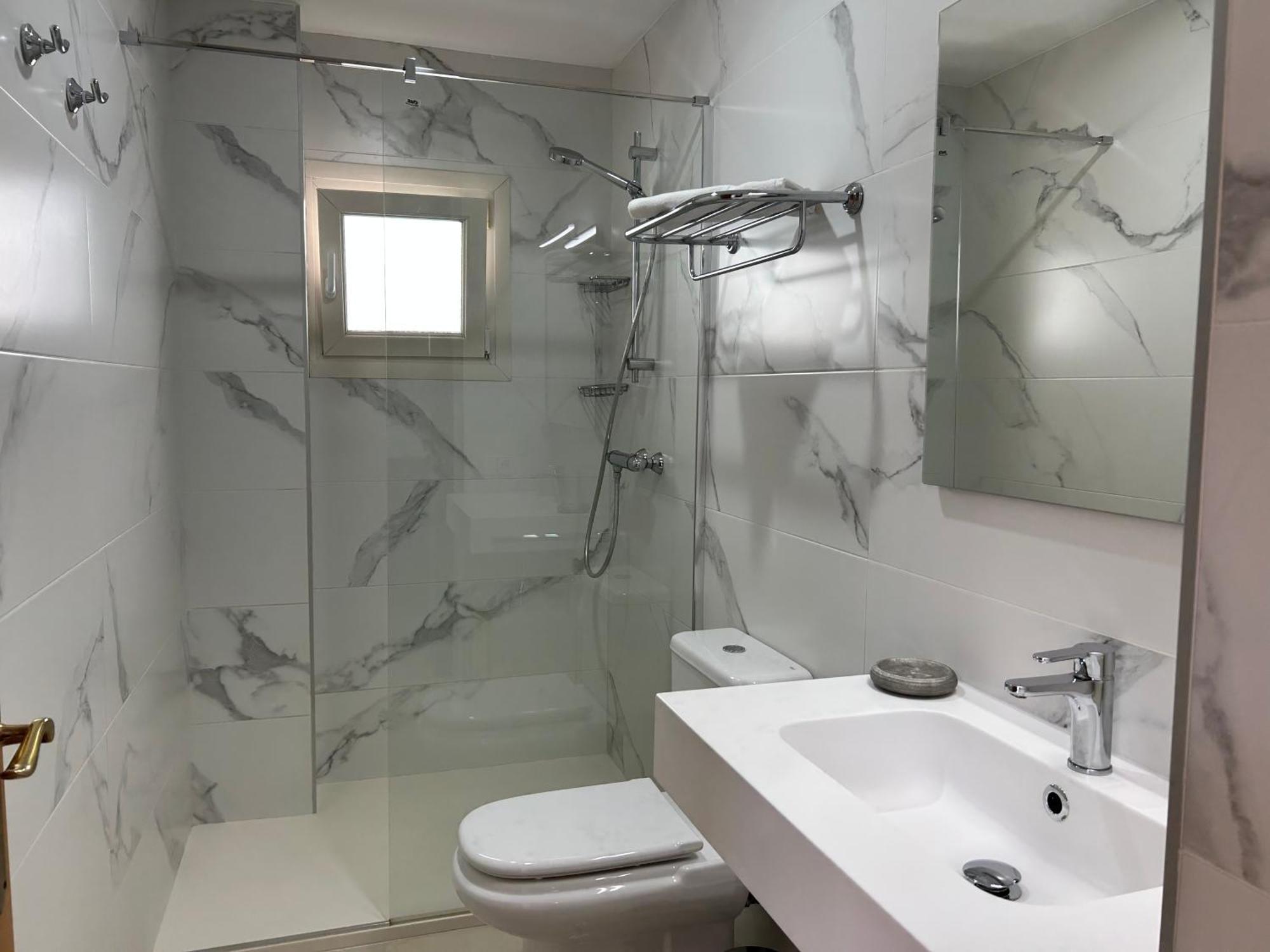 Superiors Mtb Only Couples Apartment