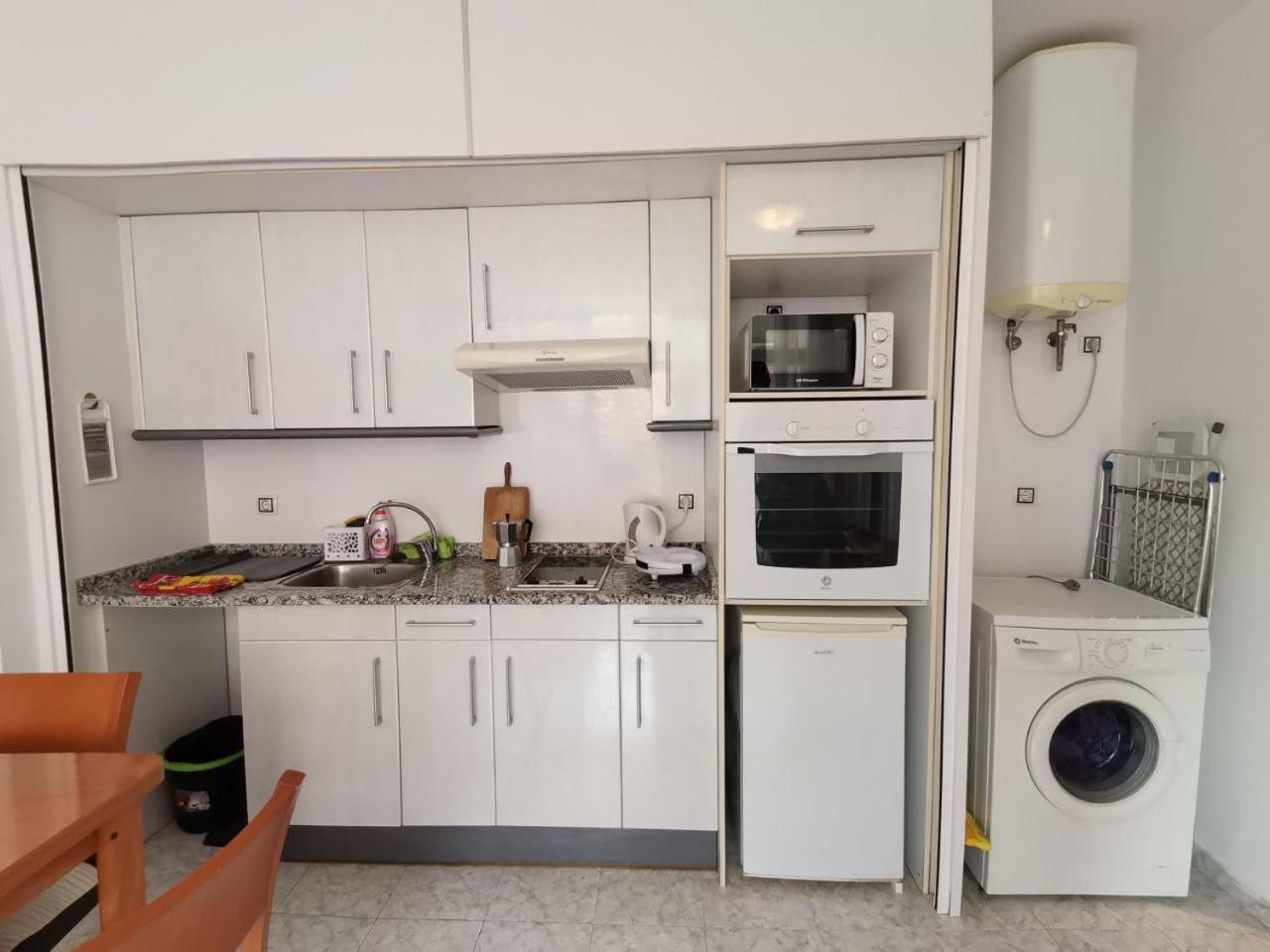 Apartamento+parking +piscina A 250mts Playa Fenals Apartment *