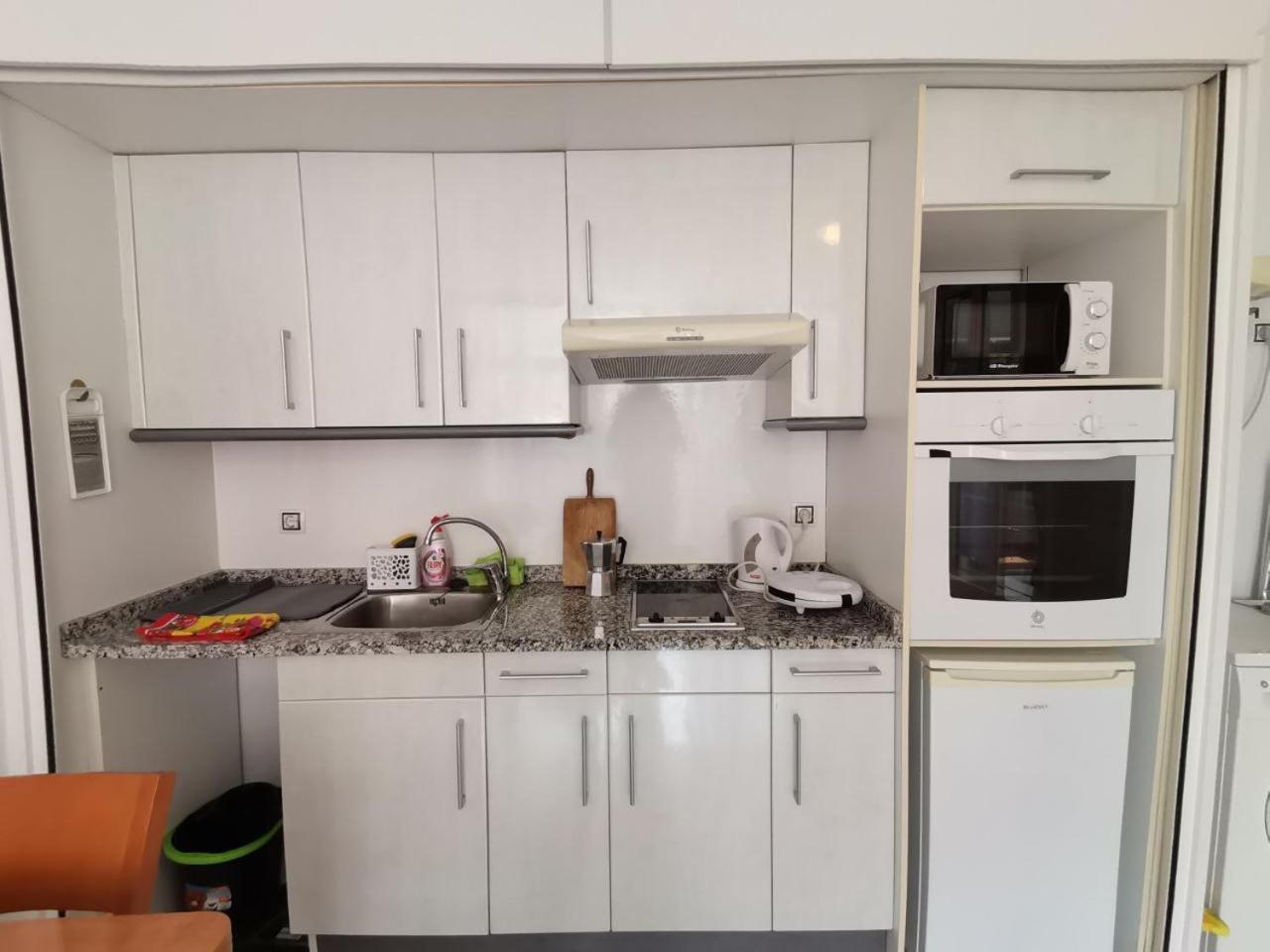 Apartamento+parking +piscina A 250mts Playa Fenals Apartment *
