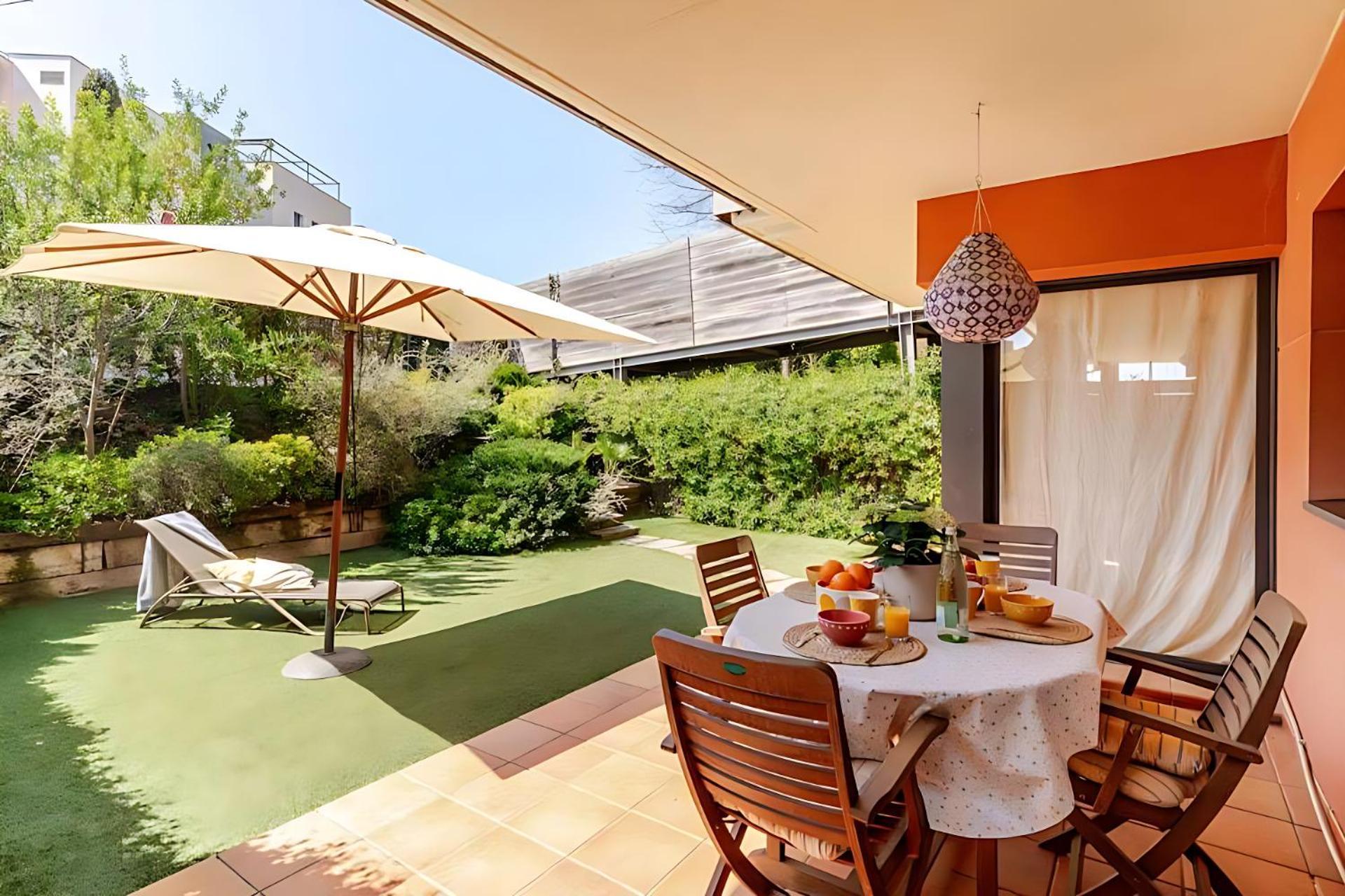 Appartement Pretty Garden Next To A Charming *
