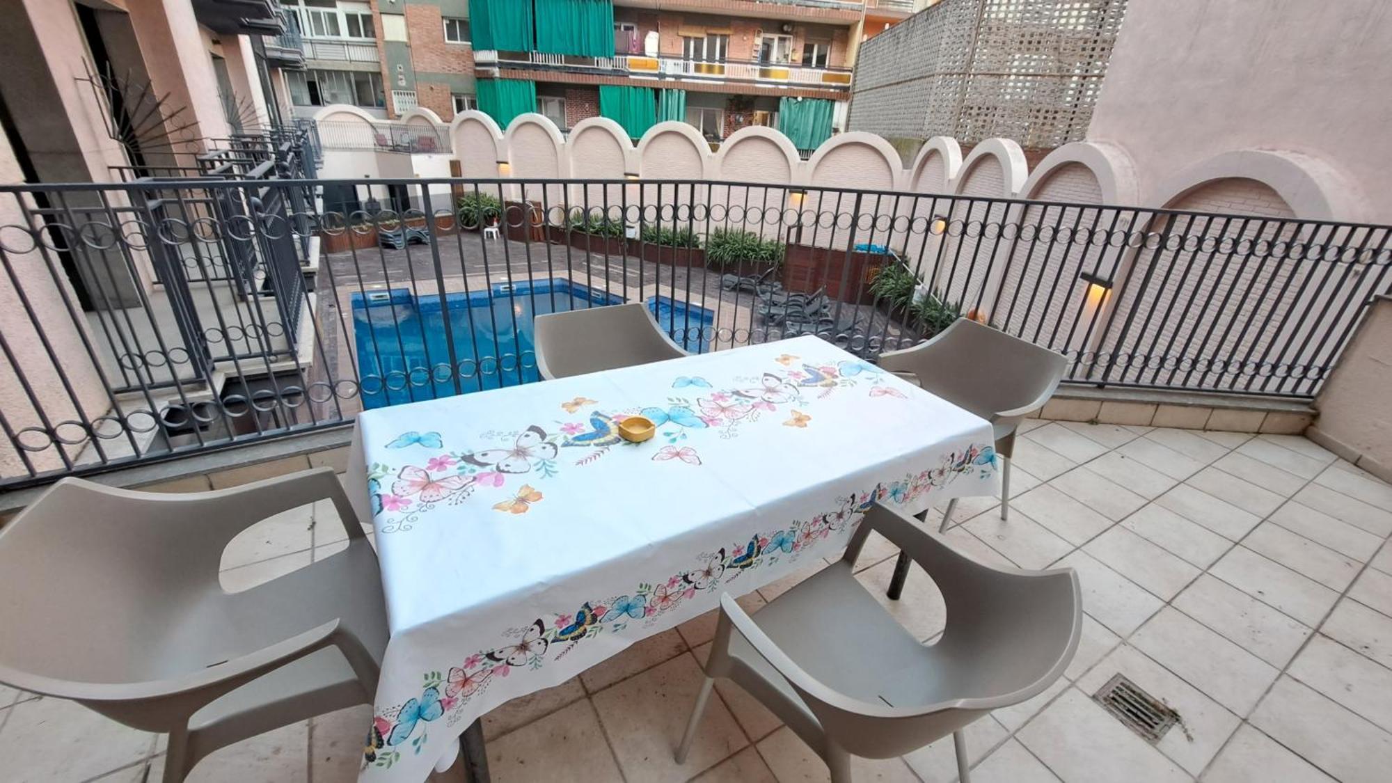 2-bedroom In Center Apartment *