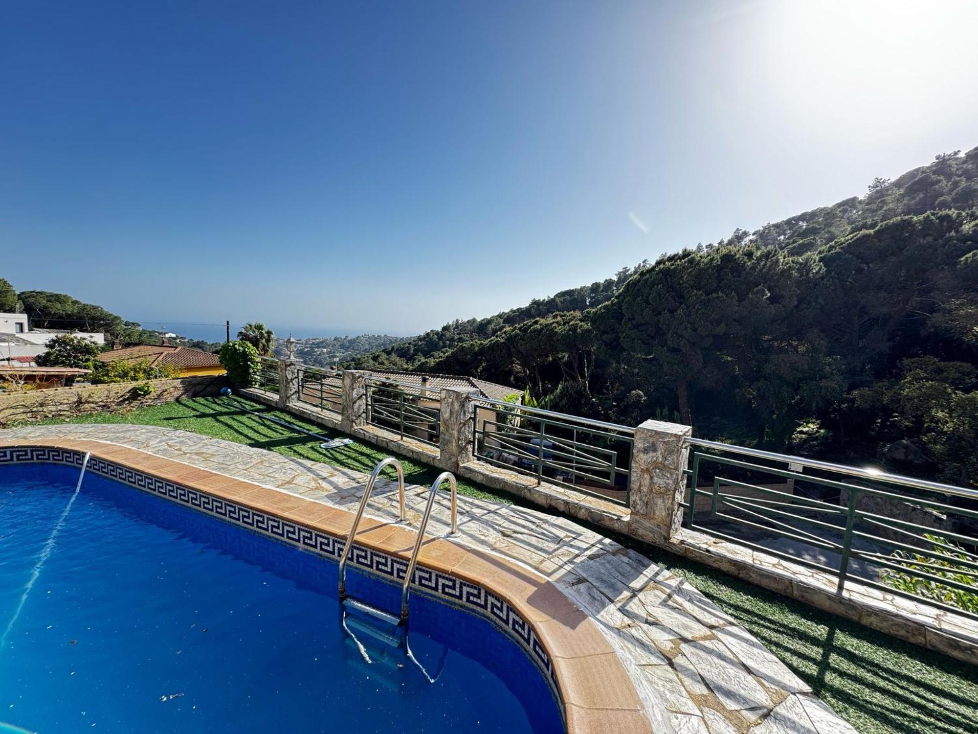 Amaizing With Swimming Pool, Fantastic Views Villa *