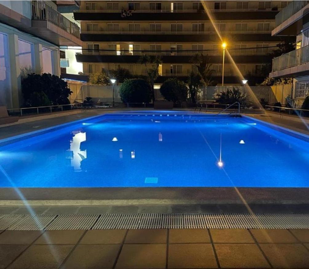 Apartamento Piso Shic De Playa Fenals Con Terraza Y Piscina *