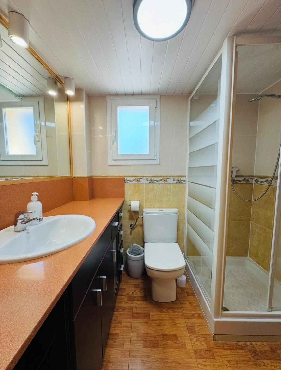 Apartment Piso Shic De Playa Fenals Con Terraza Y Piscina