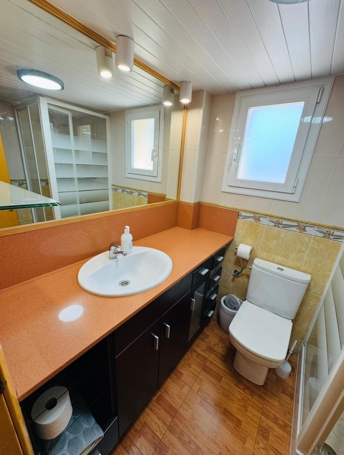 Appartement Piso Shic De Playa Fenals Con Terraza Y Piscina