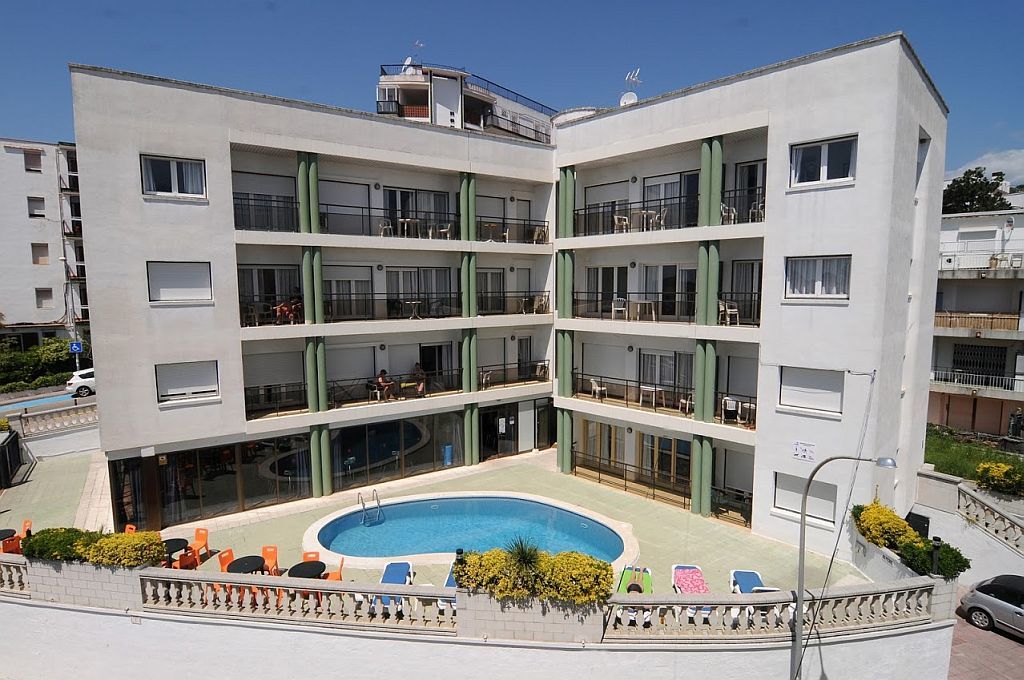 Ar Melrose Place Apartment