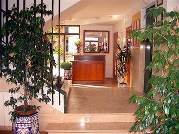 Pensión Magnolia 2*