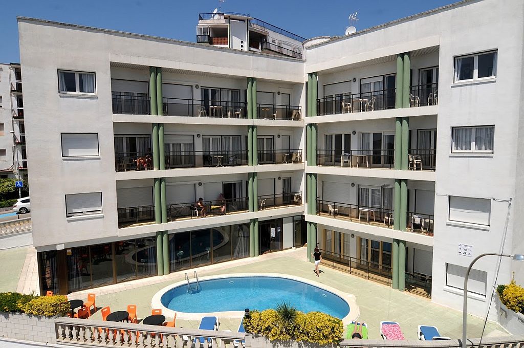 Ar Melrose Place Apartment