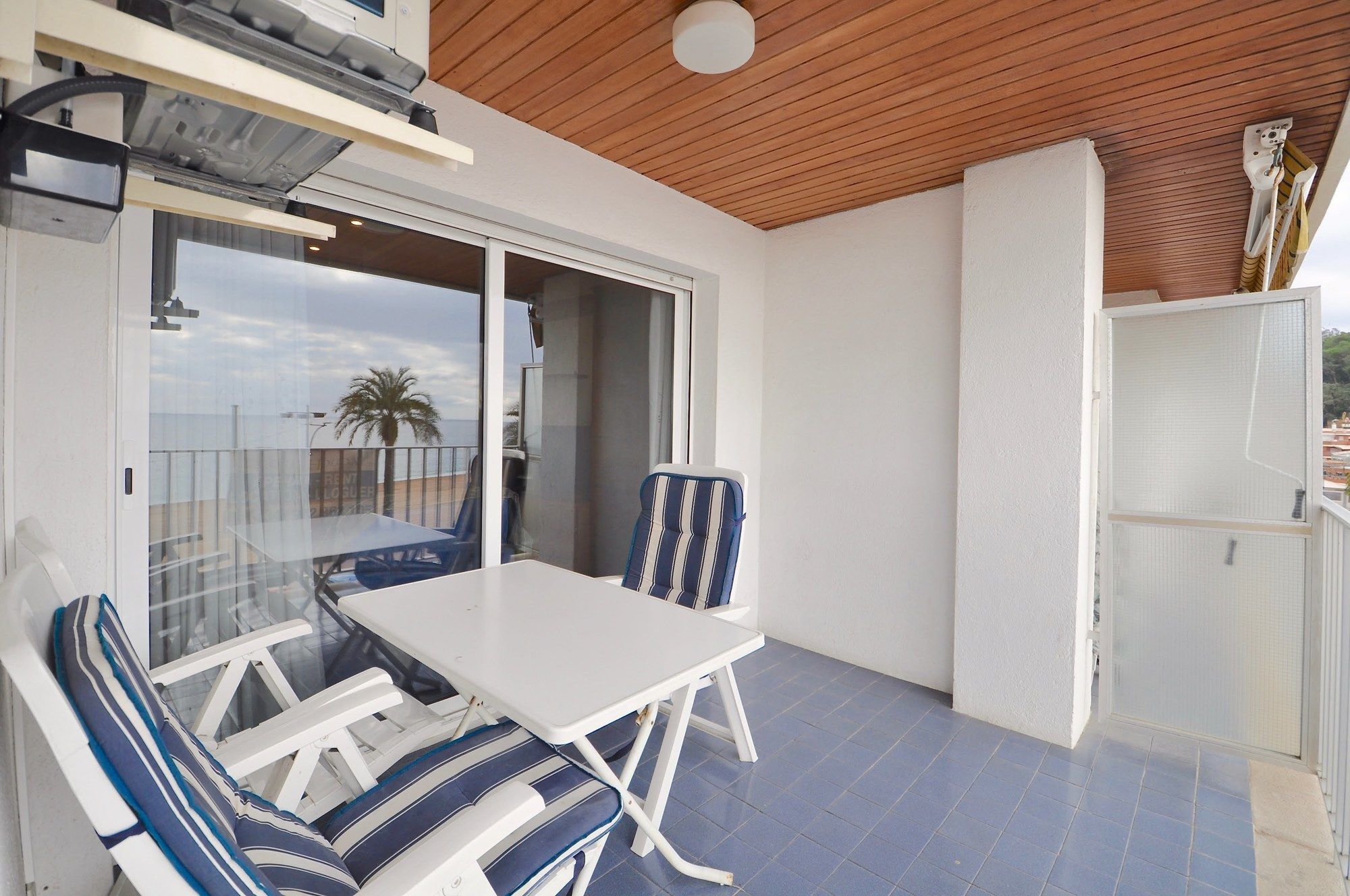 B52 Lloretholiday * Lloret de Mar