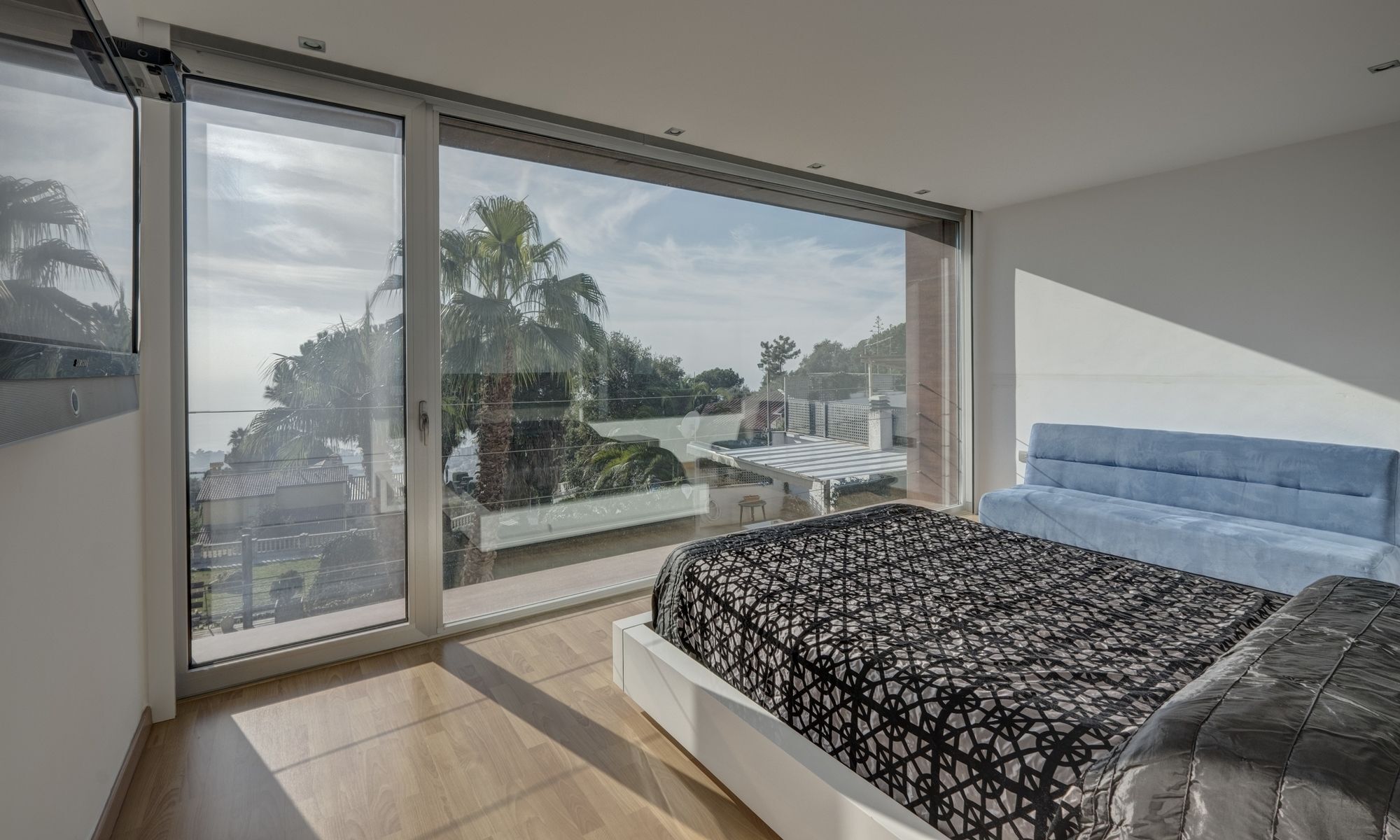 104647 In Apartment