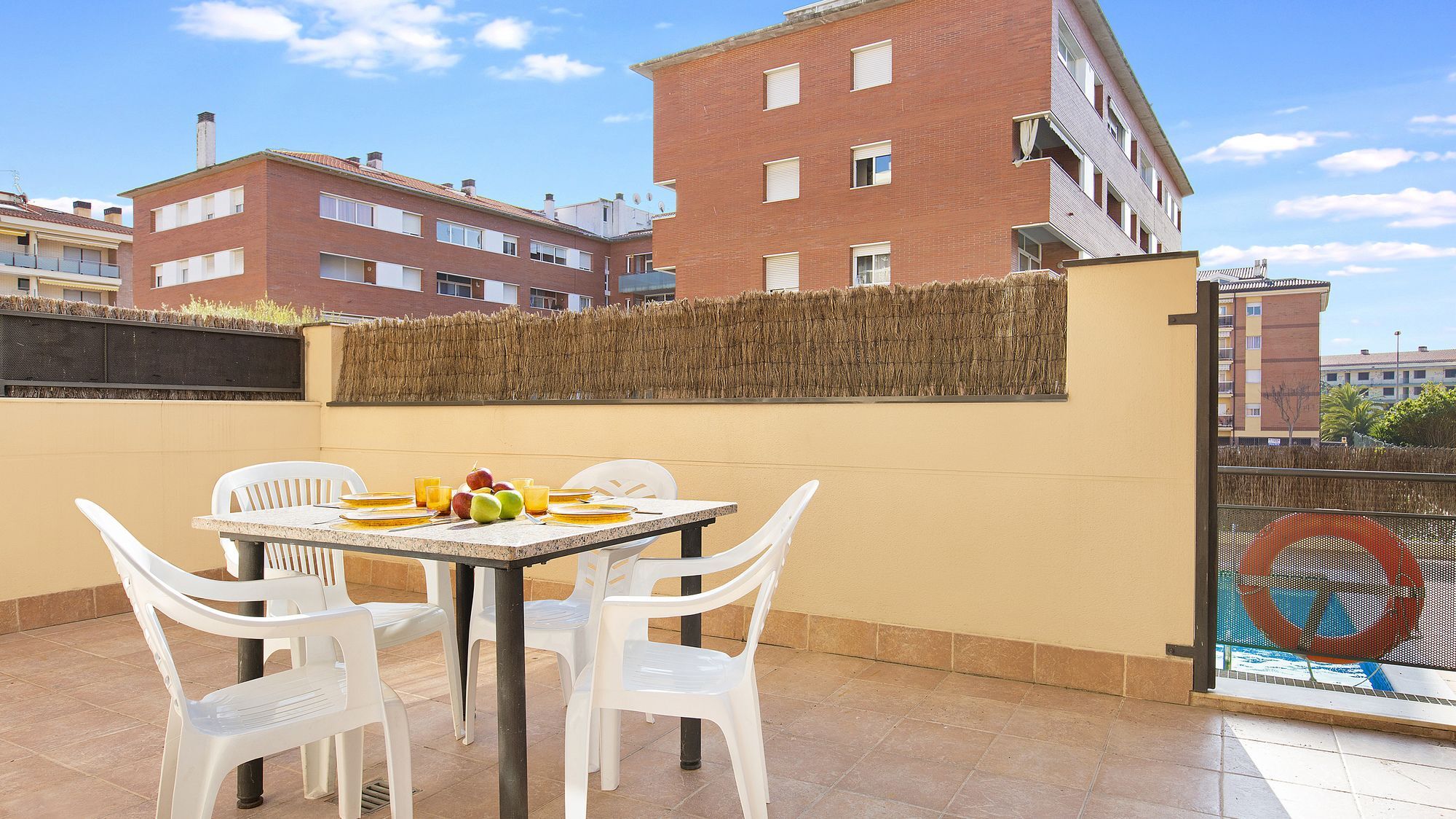 Port 53 Apartment *