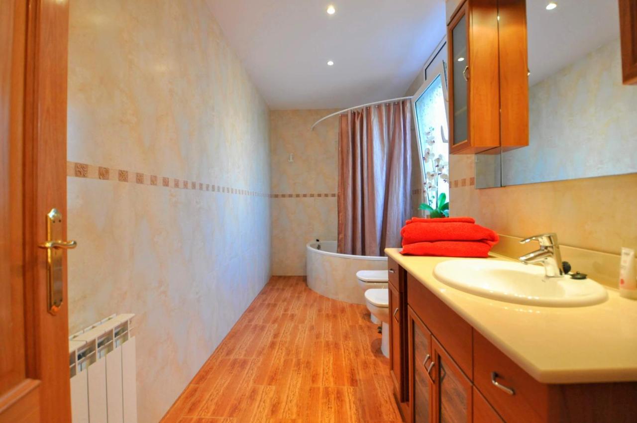 Aba Villa *