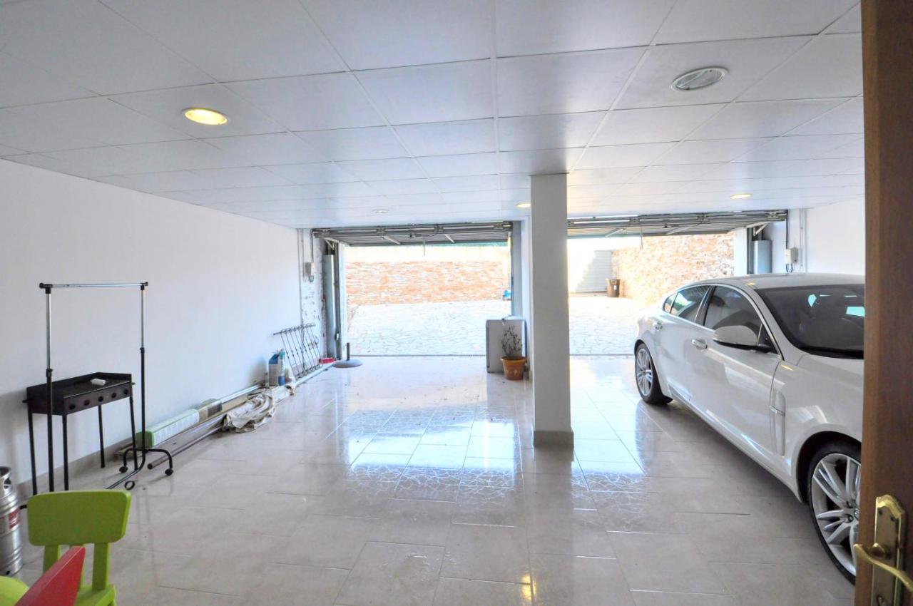 Aba Villa *