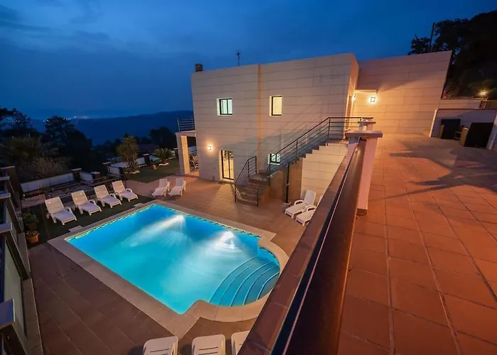 Villa Aurore, 12 Persons, Large Salt-Water Pool, Air Conditioning