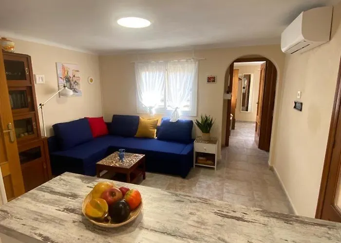 Piso Moderno De Diseno Con Terraza