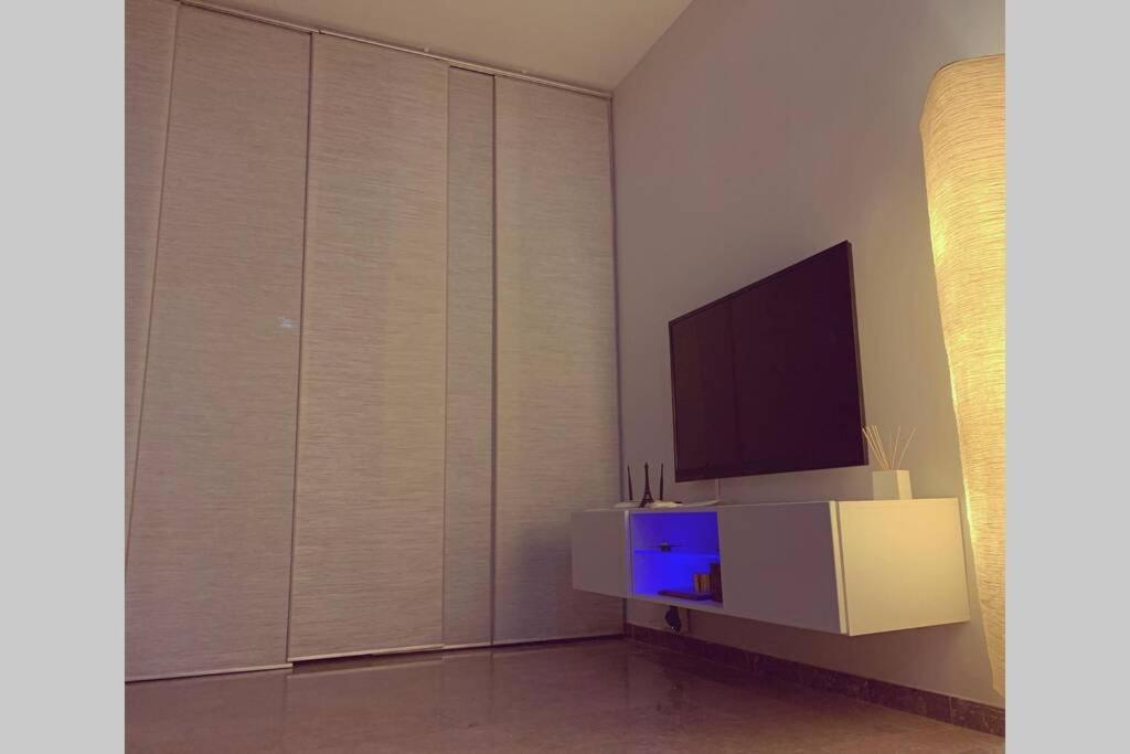 Apartment Con Piscina Y Parking En *