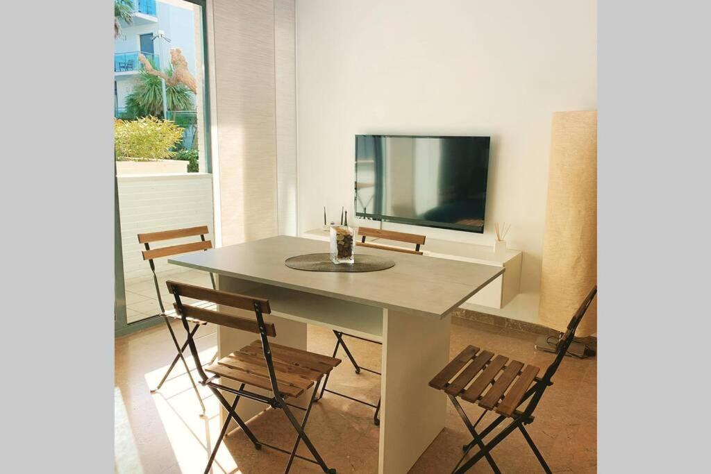 Con Piscina Y Parking En Apartment Lloret de Mar